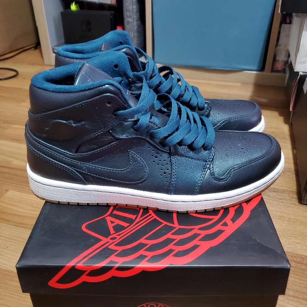 Air Jordan 1 I Mid Retro Nouveau (2014) size 8